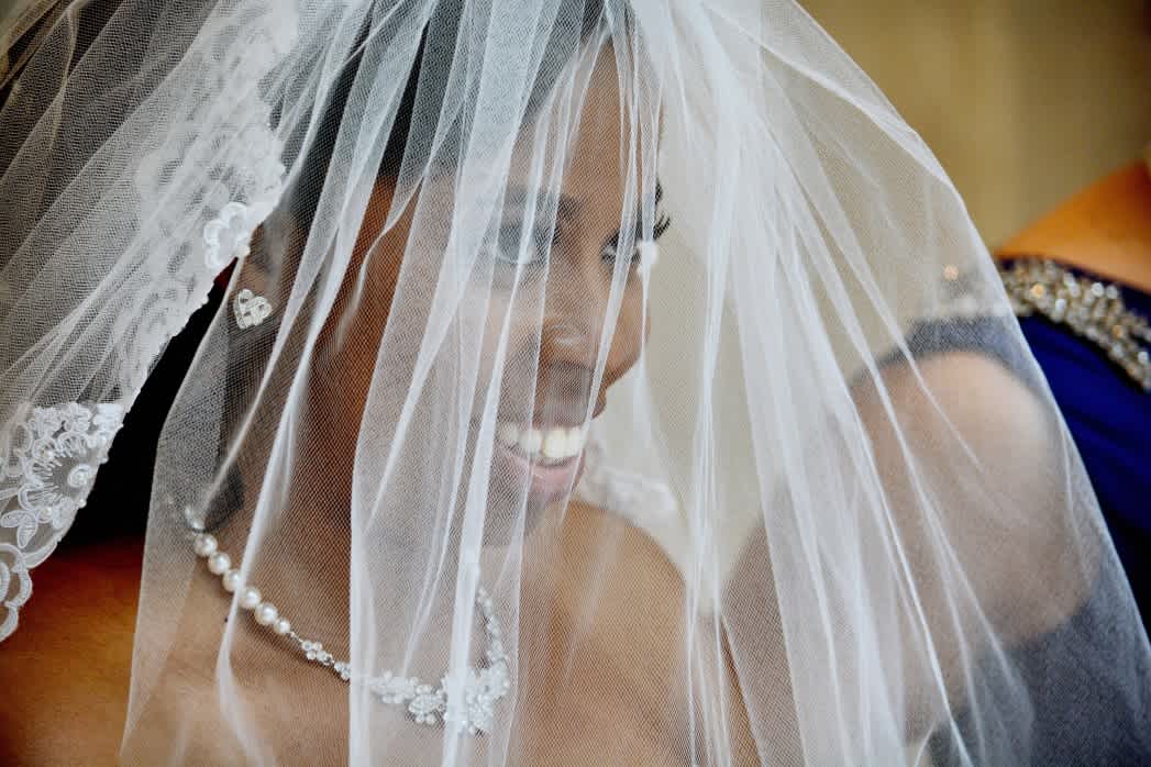 How to Wear a Bridal Veil and What Train Length to Pair